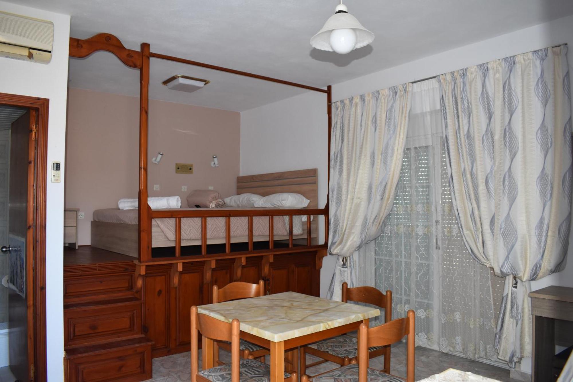 Xenios Zeus * Karpathos Town (Pigadia)